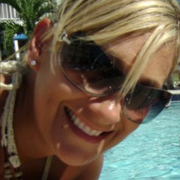 Nicole 🎉💕 POSH AMBASSADOR 💕🎉 - Picture 8 of 8